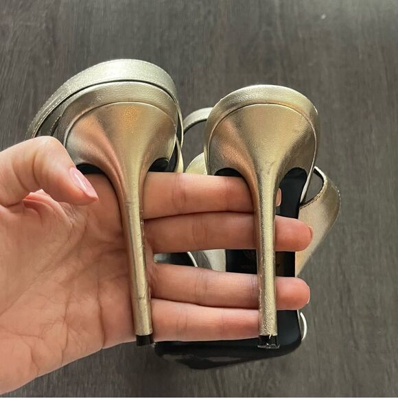 VERSACE Medusa Runway Strappy Metallic Silver Medusae Mediallion Heels SZ 39 US9 - Picture 6 of 9